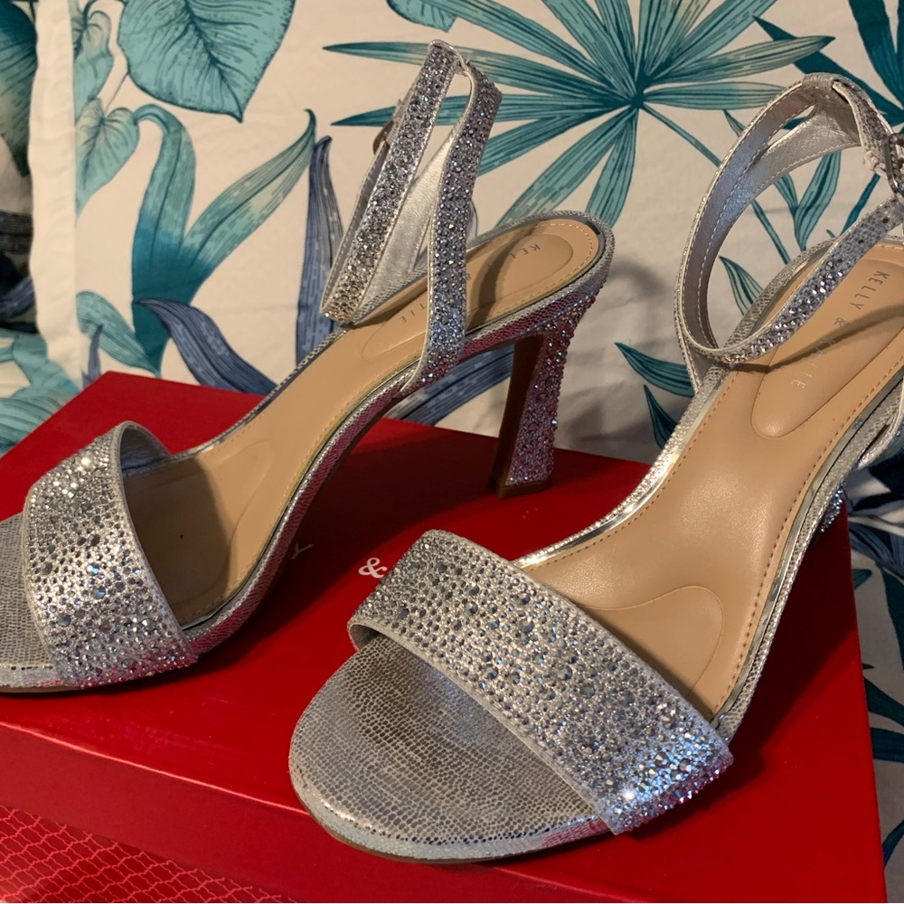 🪩Host Pick🪩Kelly & Katie Silver Rhinestone Heeled Sandals - Picture 2 of 4